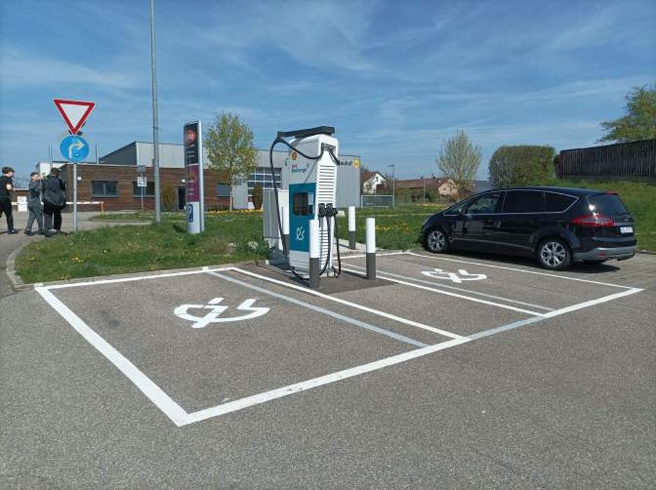 Shell Recharge Charging Station, Industriestraße in Sersheim