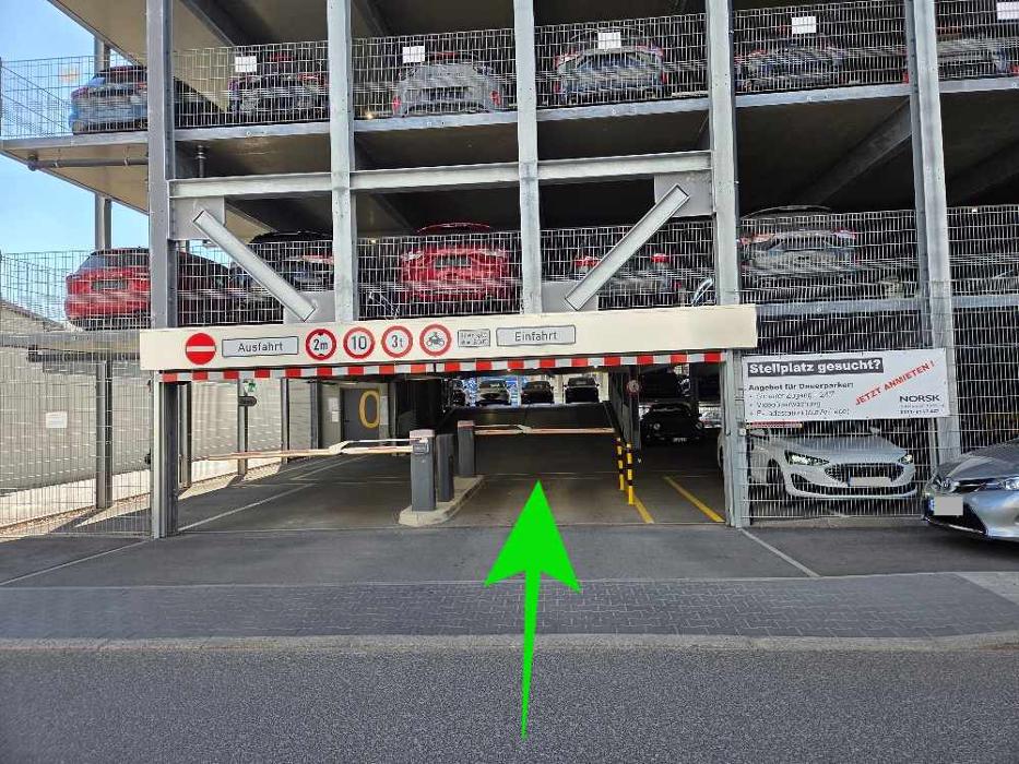 ampido Parkplatz, Intzestraße in Frankfurt am Main