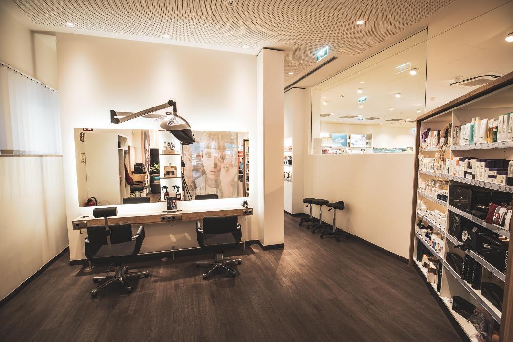dm friseurstudio, Breitenfurter Straße in Wien