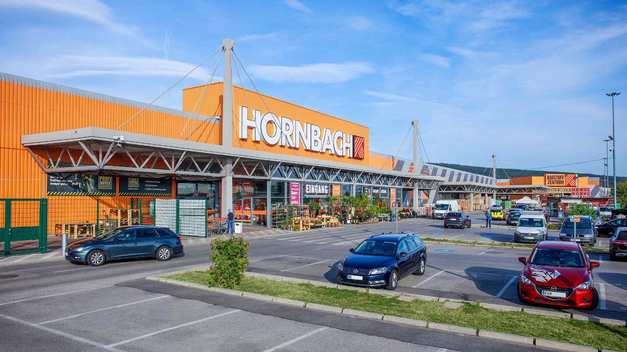 HORNBACH Bad Fischau, Hornbachplatz in Bad Fischau
