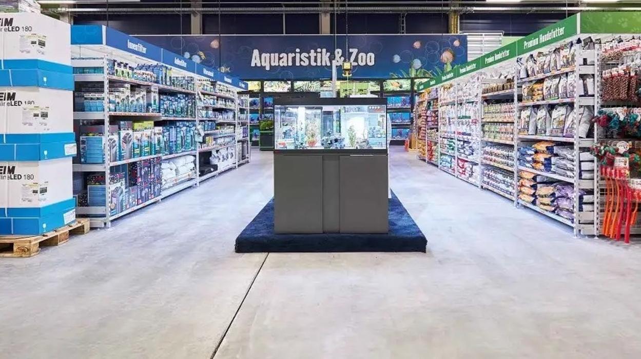 HORNBACH Tierbedarf Gerasdorf, Wilhelm Hornbach Straße in Gerasdorf bei Wien