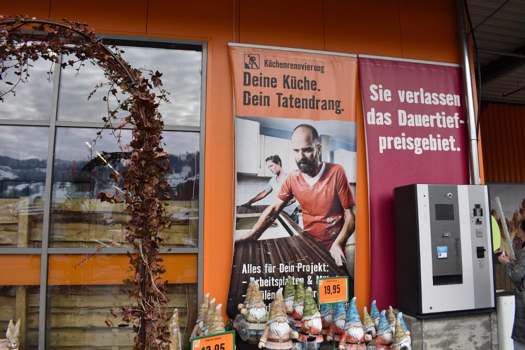 Küchencenter HORNBACH Galgenen, Kantonsstrasse in Galgenen
