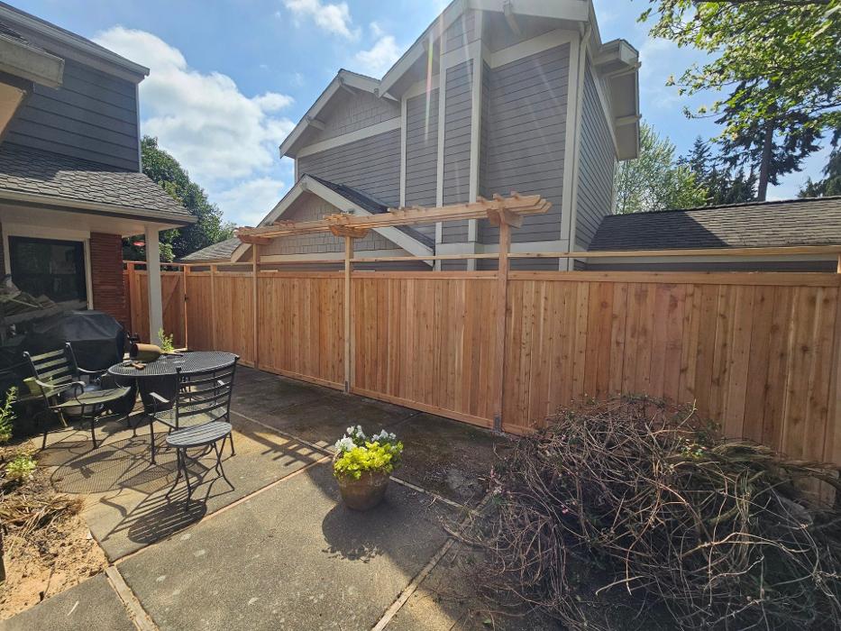 Rain City Fence Image