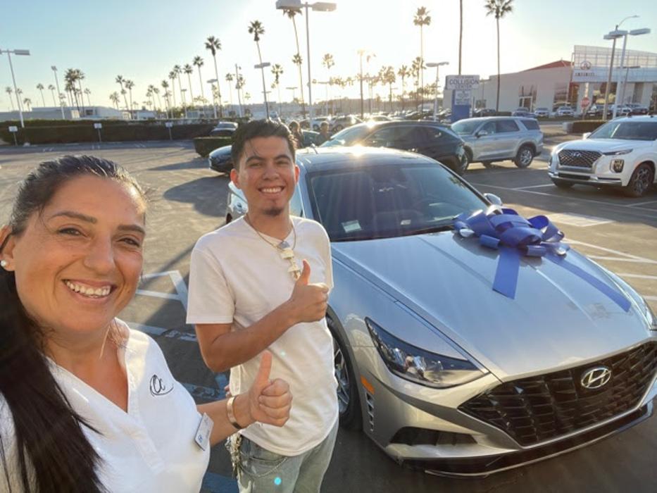 Tustin Hyundai Image