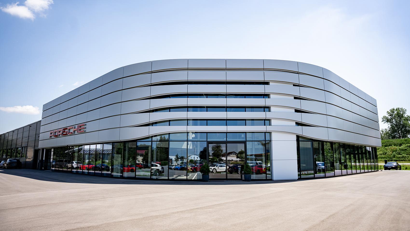 AVP Sportwagen GmbH Altötting, August-Unterholzner-Straße in Winhöring