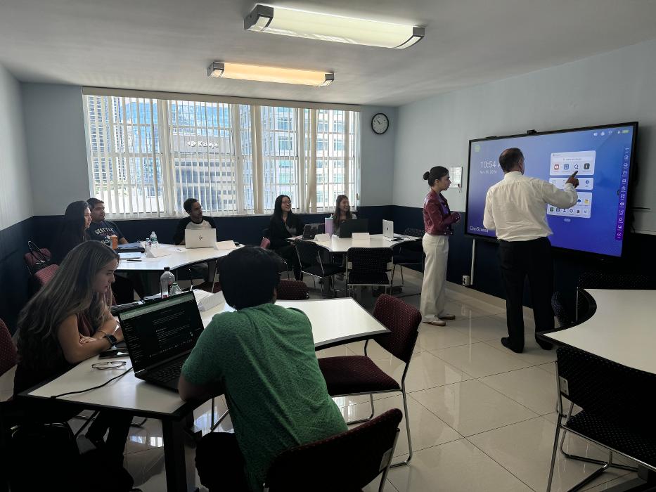 Westcliff University Image