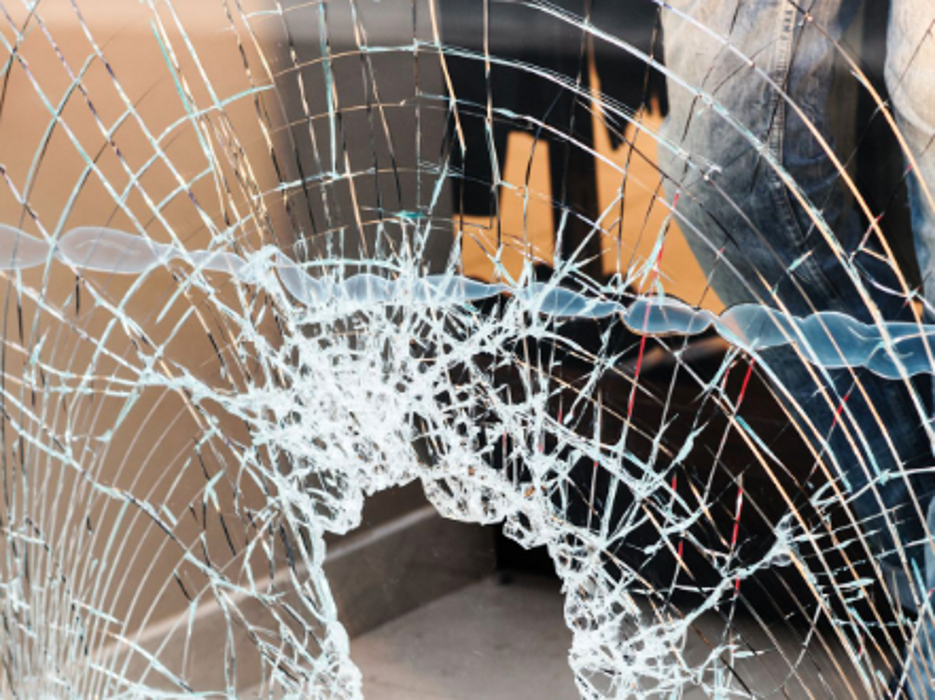 L & M Glass Co - Red Springs, NC