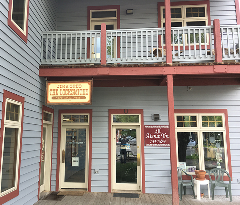 White's Construction &amp; Home Improvements Inc Logo