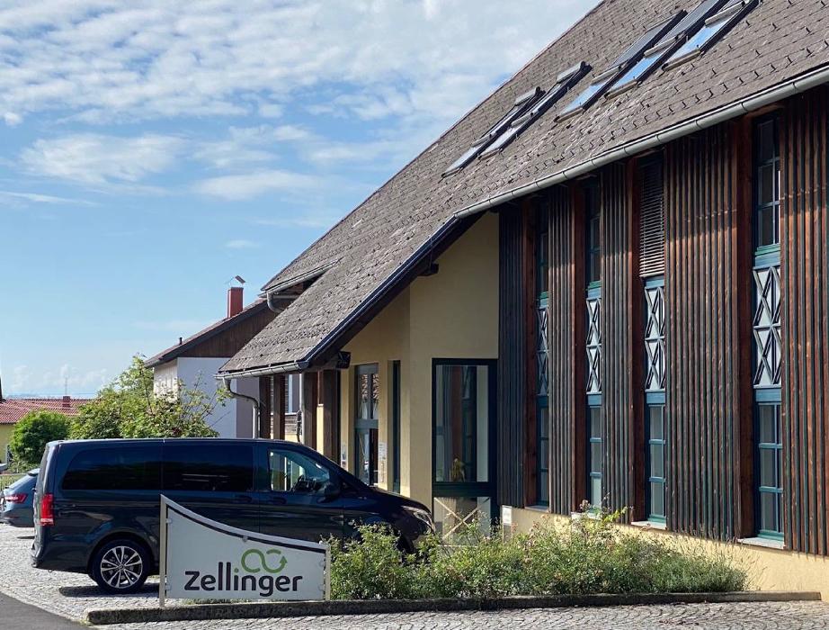 Zellinger Abfallwirtschaft, Raiffeisenplatz in Walding