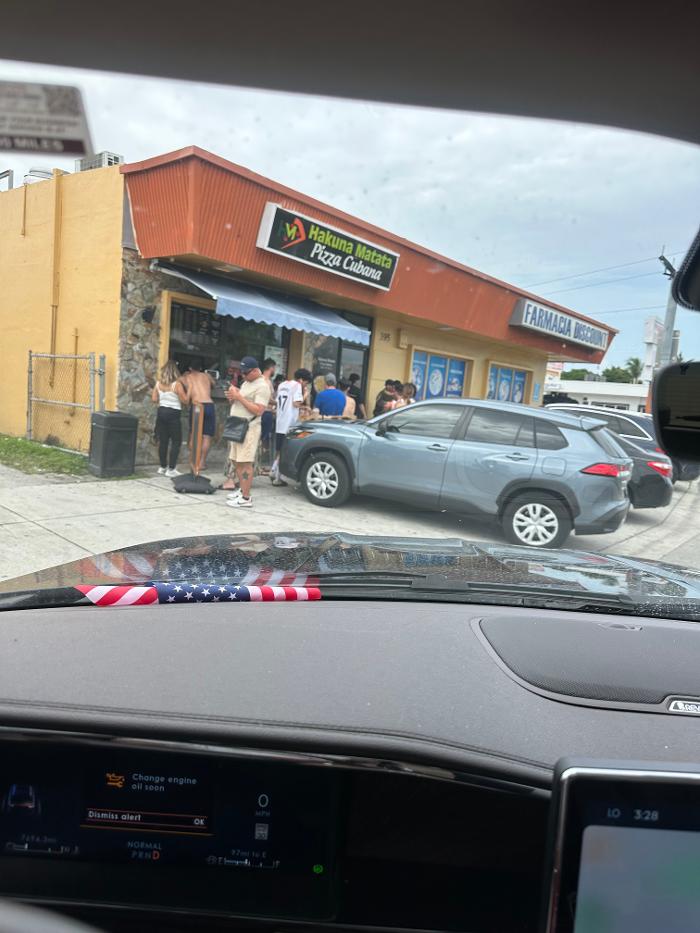 Hakuna Matata Pizza Cubana Image