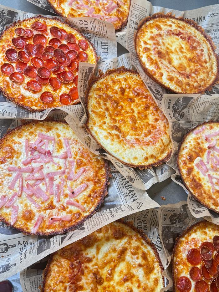 Hakuna Matata Pizza Cubana Logo