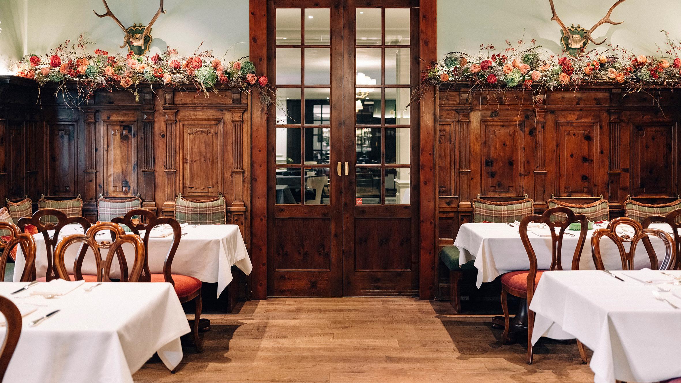 Restaurant Zirbelzimmer, Schwarzstraße in Salzburg