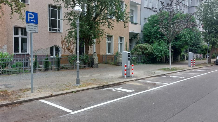 TotalEnergies Charging Station, Essener Straße in Berlin