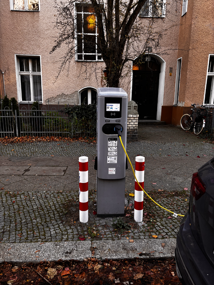 TotalEnergies Charging Station, Essener Straße in Berlin