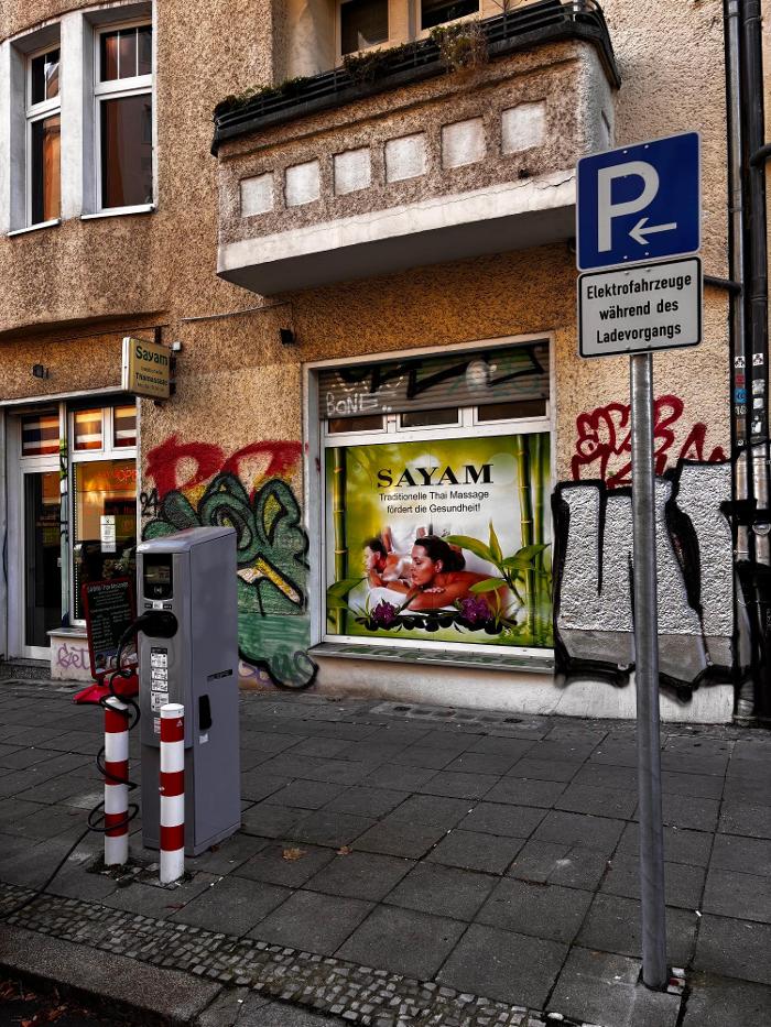 TotalEnergies Charging Station, Waldeyerstraße in Berlin