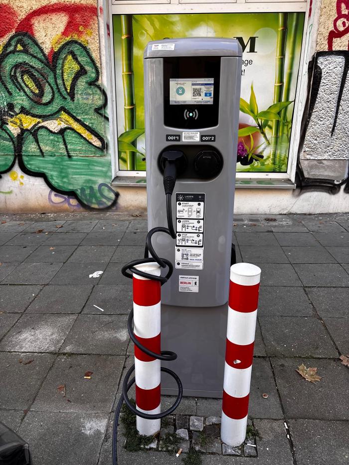 TotalEnergies Charging Station, Waldeyerstraße in Berlin