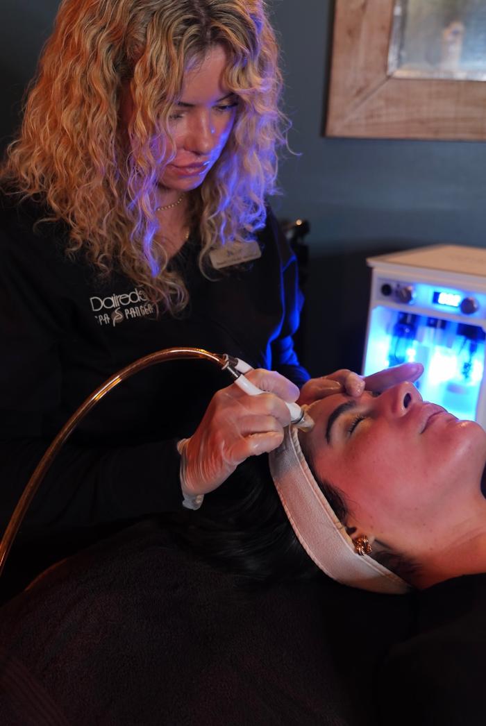 Daired's Salon & Spa Pangea - Arlington, TX