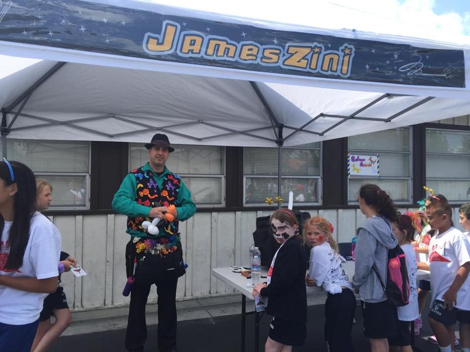 JamesZini - Magician, Balloon Twisting, & Entertainer Image