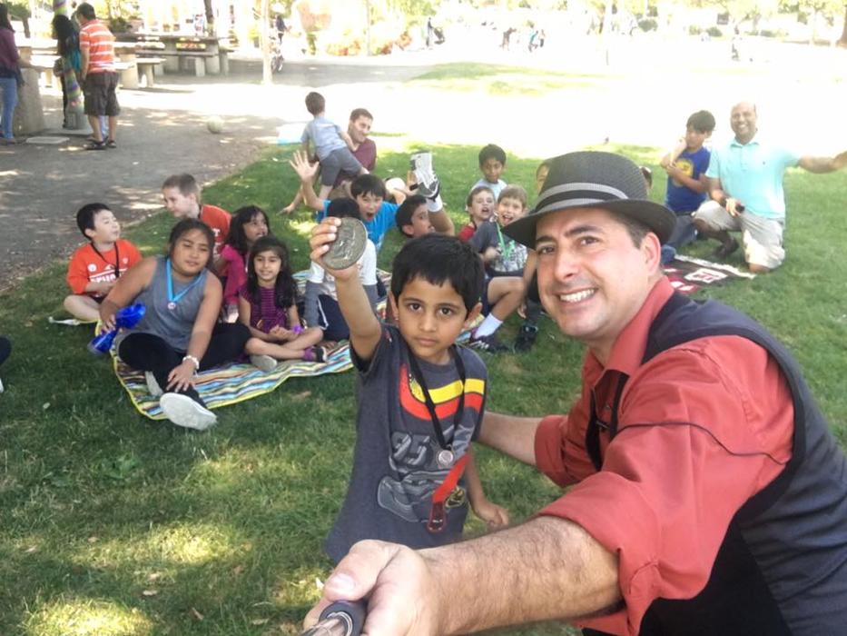 JamesZini - Magician, Balloon Twisting, & Entertainer Image