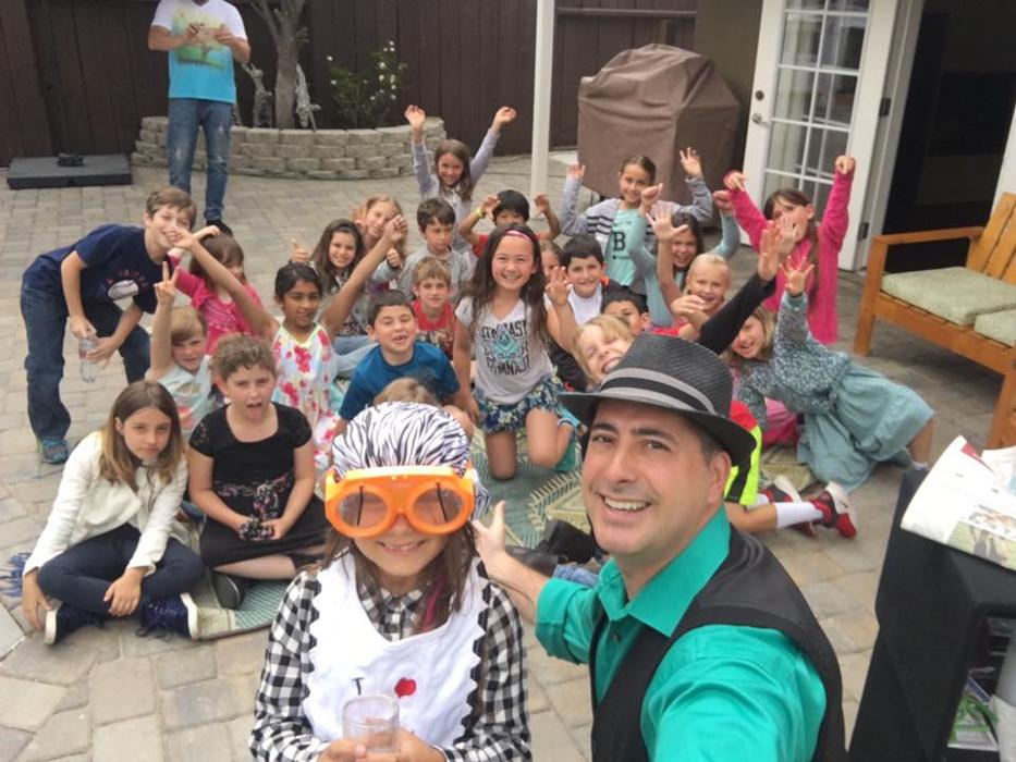 JamesZini - Magician, Balloon Twisting, & Entertainer Image