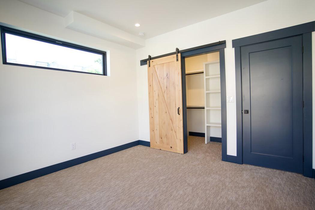 KLM Construction Image