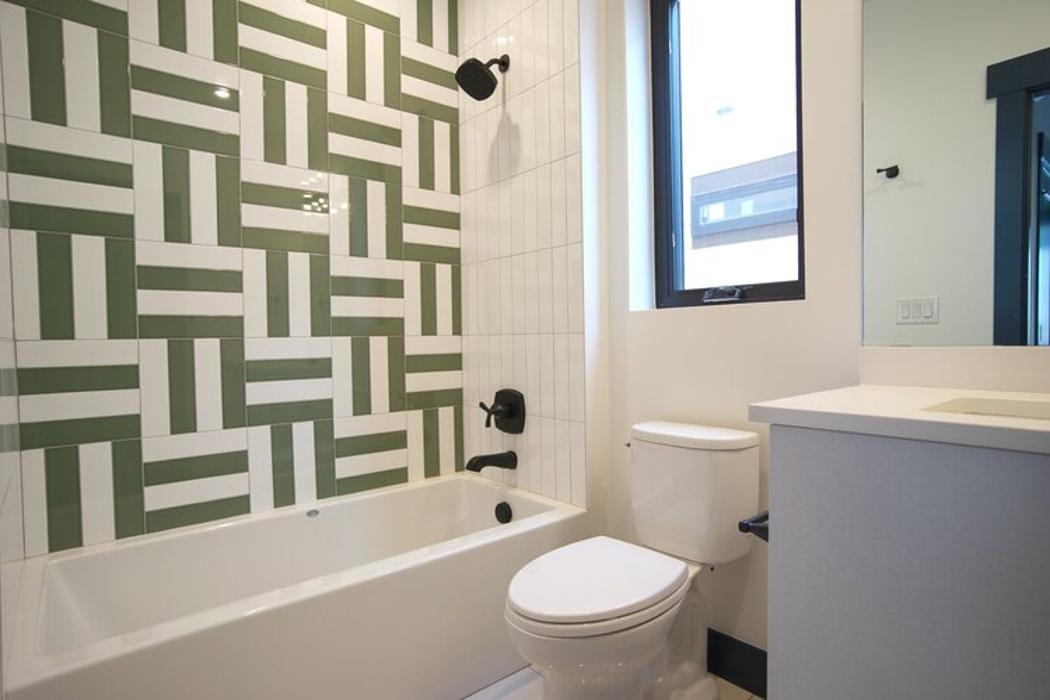 KLM Construction Image