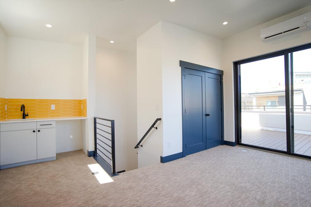 KLM Construction Image