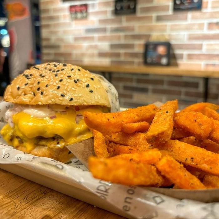 La Birra Bar (Burgers) - Wynwood Image