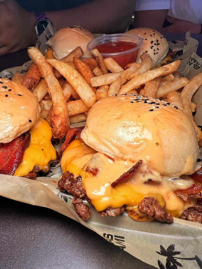 La Birra Bar (Burgers) - Wynwood Image