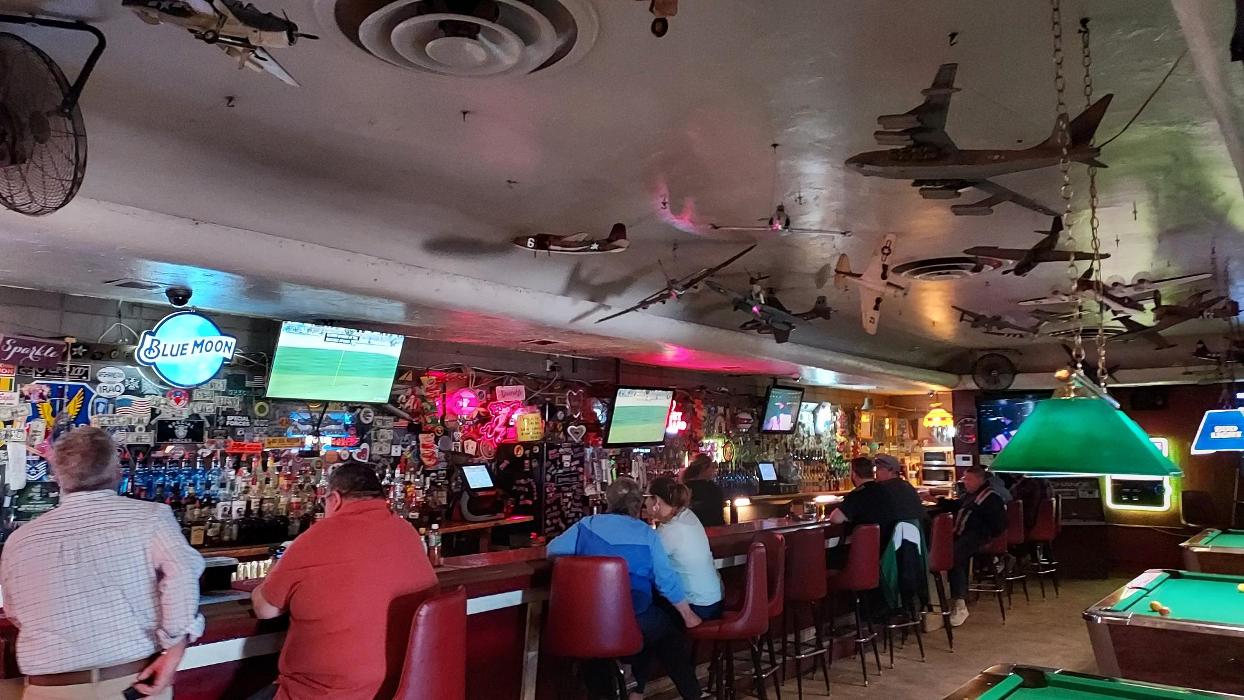 Lucie's Sage & Sand Bar & Grill Image