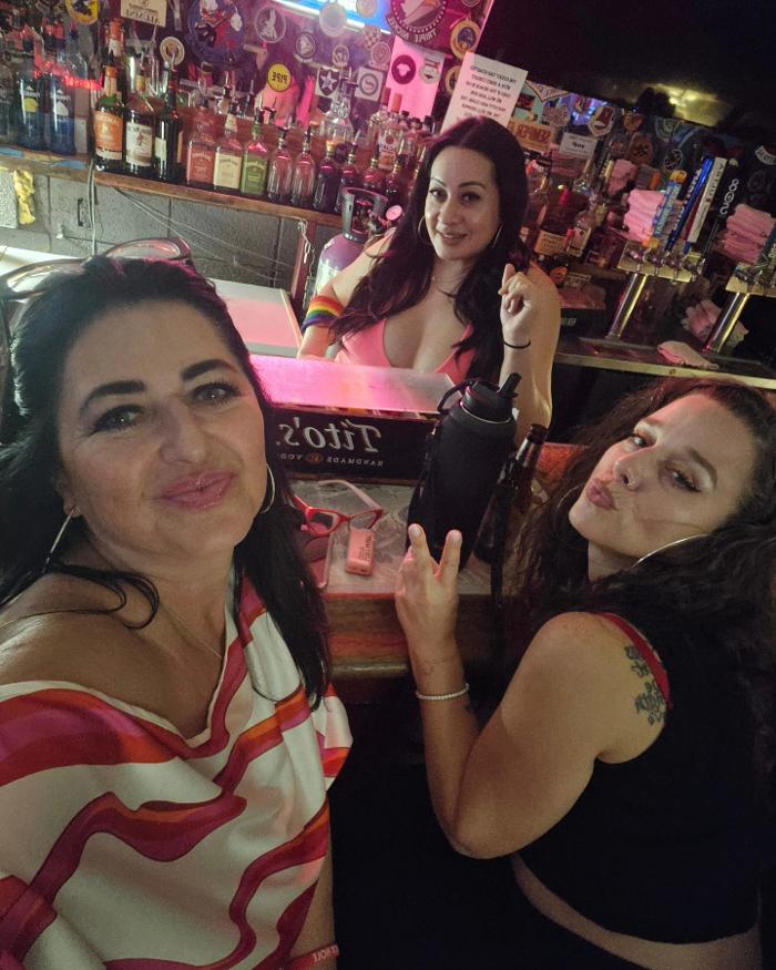 Lucie's Sage & Sand Bar & Grill Image