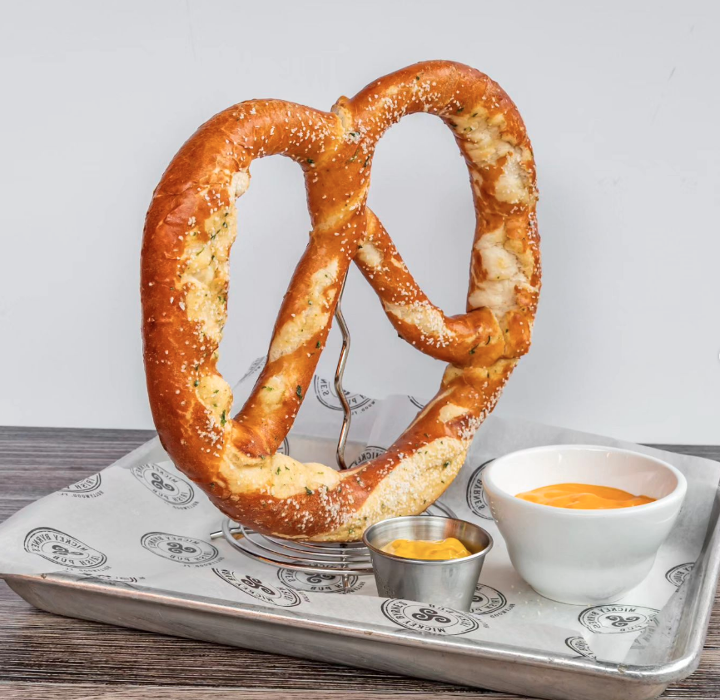 Mickey Byrne's Irish Pub &amp; Restaurant Logo