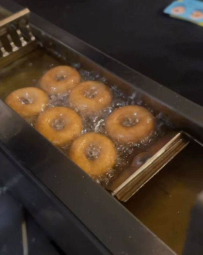 Mike's Mini Donuts Logo