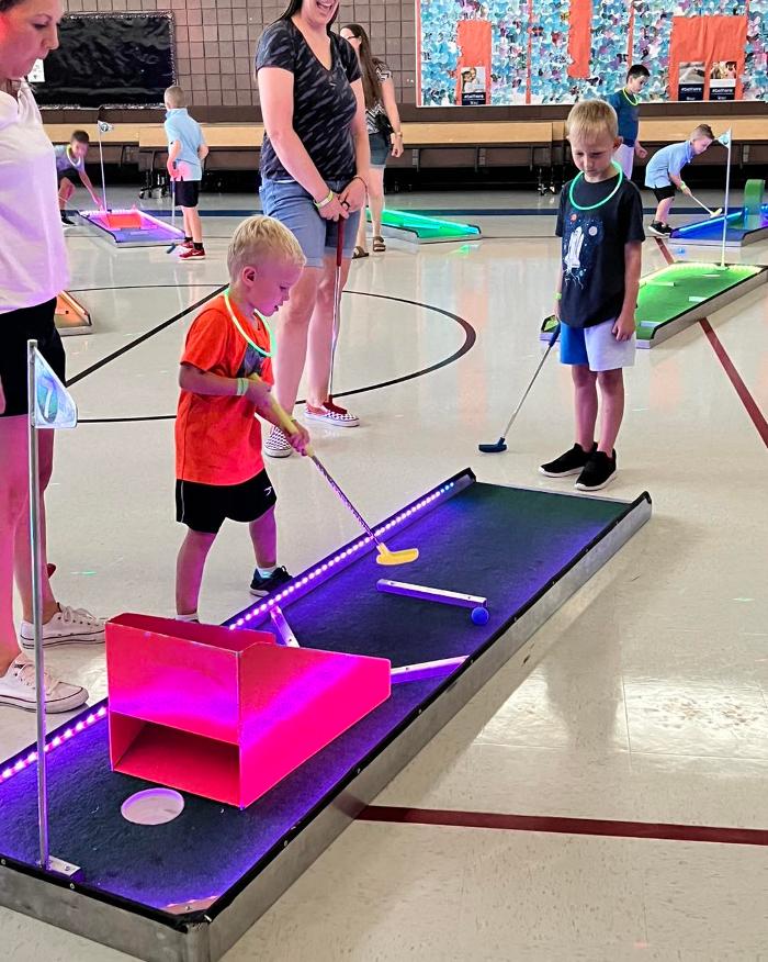 Mini Golf on the Go-Arizona's Mini Golf that Comes to You - Phoenix, AZ