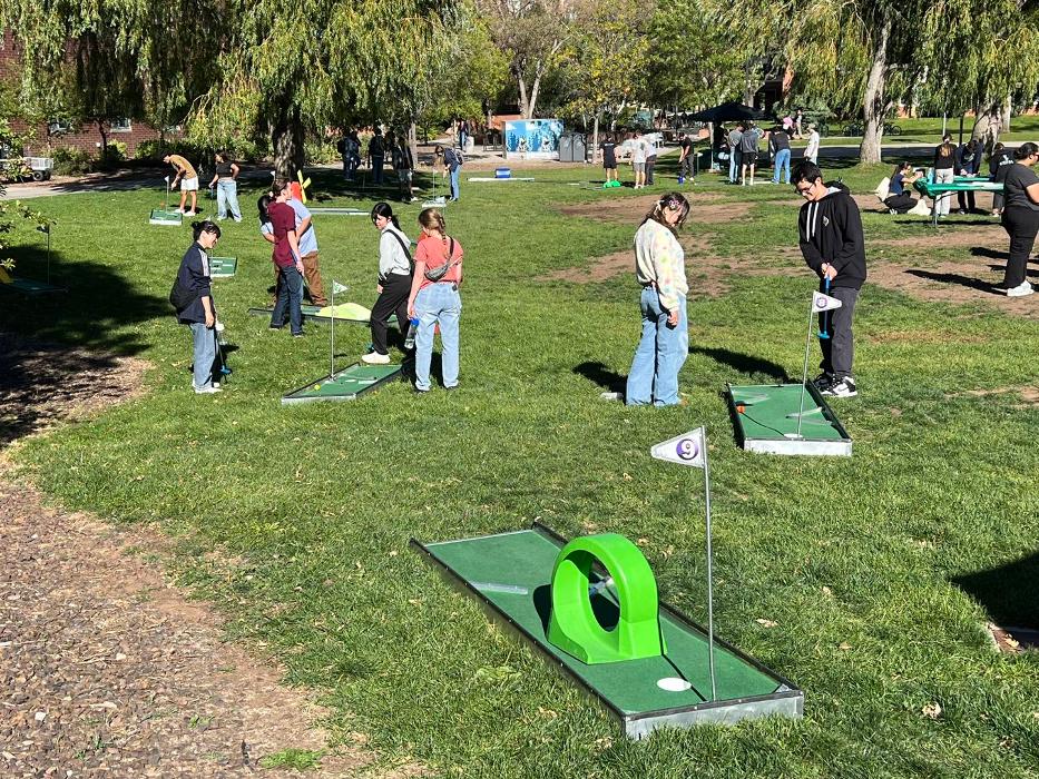 Mini Golf on the Go-Arizona's Mini Golf that Comes to You - Phoenix, AZ