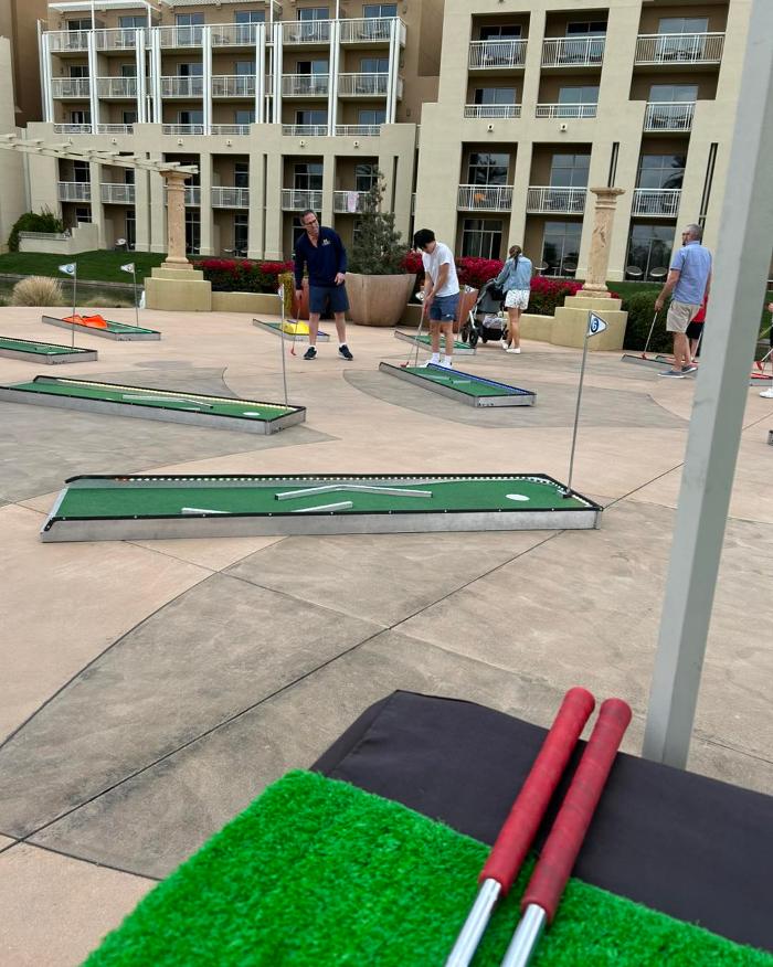 Mini Golf on the Go-Arizona's Mini Golf that Comes to You - Phoenix, AZ