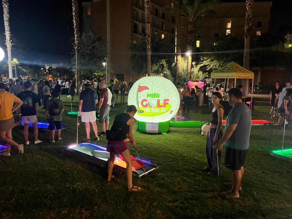 Mini Golf on the Go-Arizona's Mini Golf that Comes to You - Phoenix, AZ