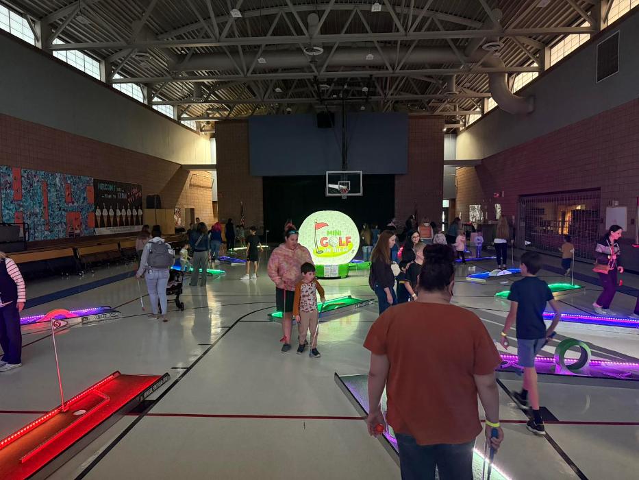 Mini Golf on the Go-Arizona's Mini Golf that Comes to You - Phoenix, AZ