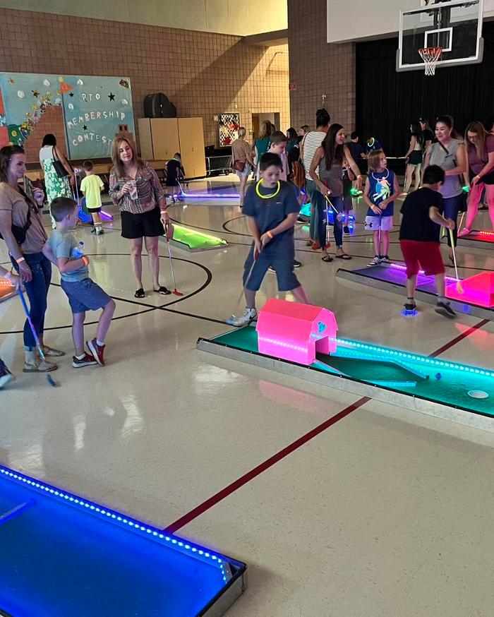 Mini Golf on the Go-Arizona's Mini Golf that Comes to You - Phoenix, AZ