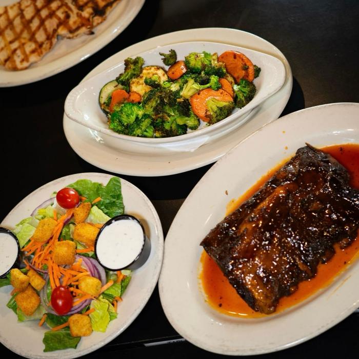 Santisi Brothers Pizzeria & Sports Grill Image