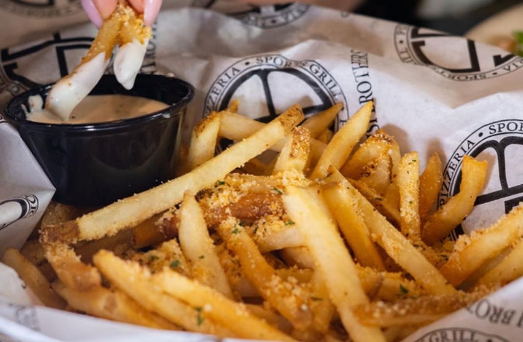 Santisi Brothers Pizzeria & Sports Grill Image