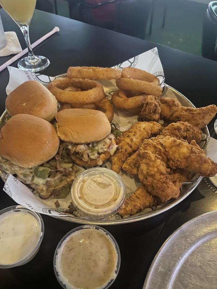 Santisi Brothers Pizzeria & Sports Grill Image