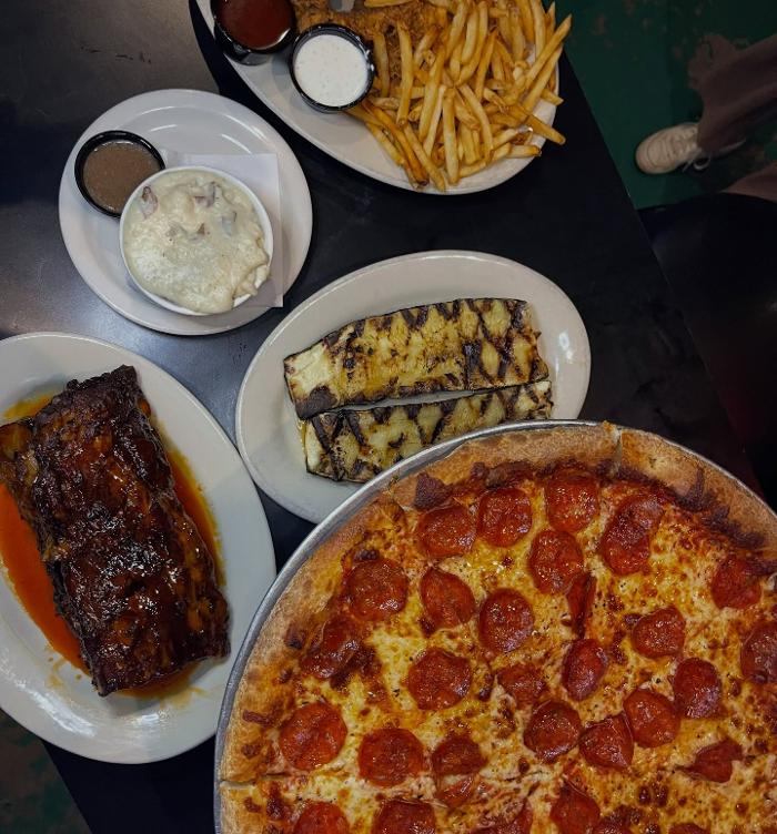 Santisi Brothers Pizzeria & Sports Grill Image