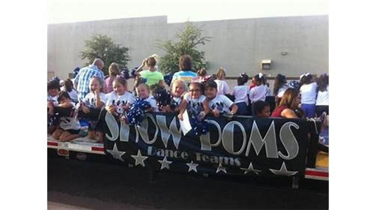 Show Poms Dance & Cheer Teams - Midland, TX