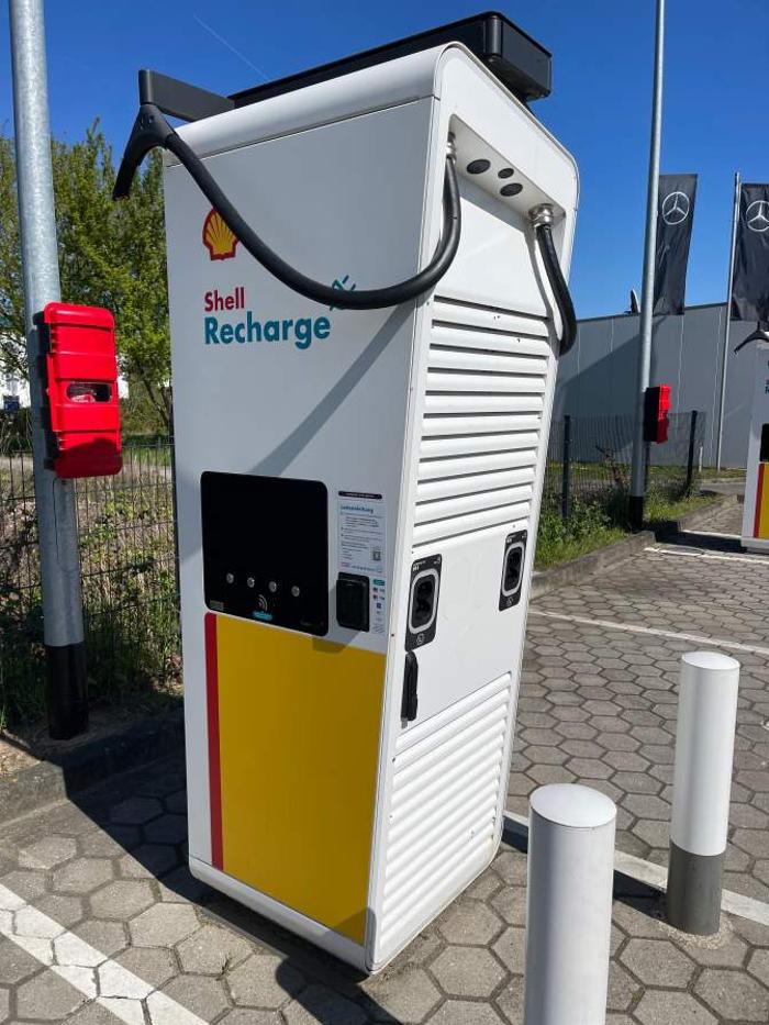 Shell Recharge Charging Station, Merseburger Straße in Leipzig