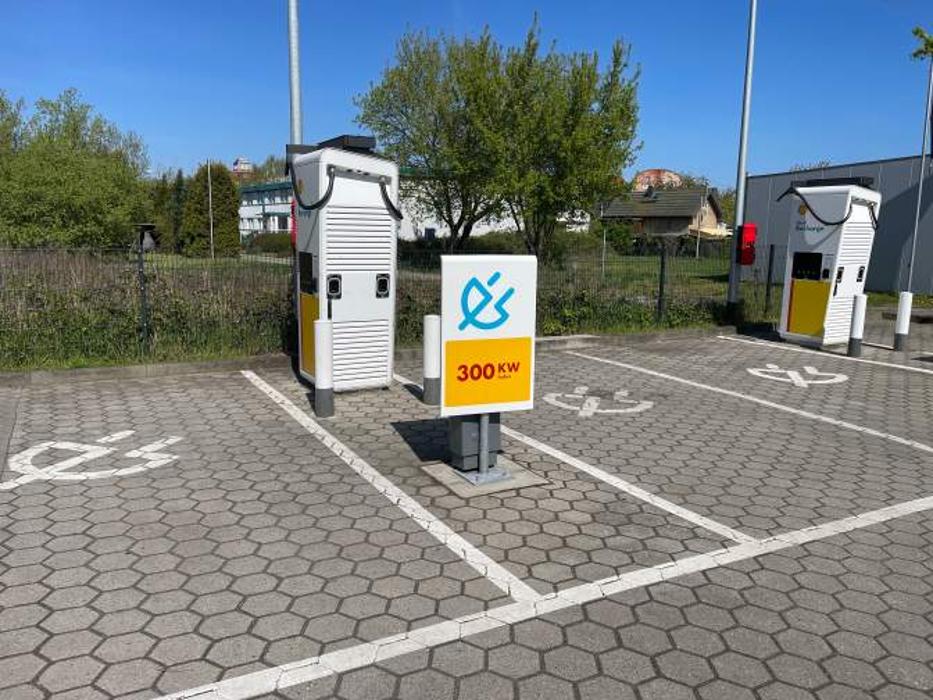 Shell Recharge Charging Station, Merseburger Straße in Leipzig