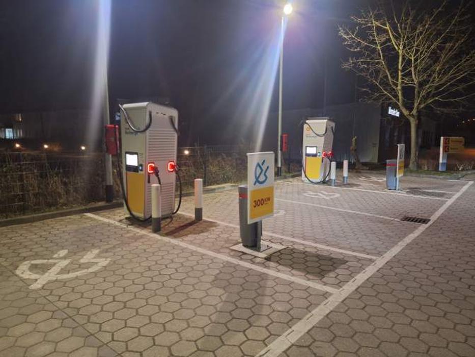 Shell Recharge Charging Station, Merseburger Straße in Leipzig
