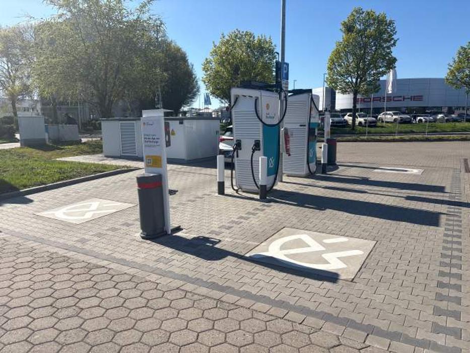Shell Recharge Charging Station, Werner-von-Siemens-Ring in Magdeburg