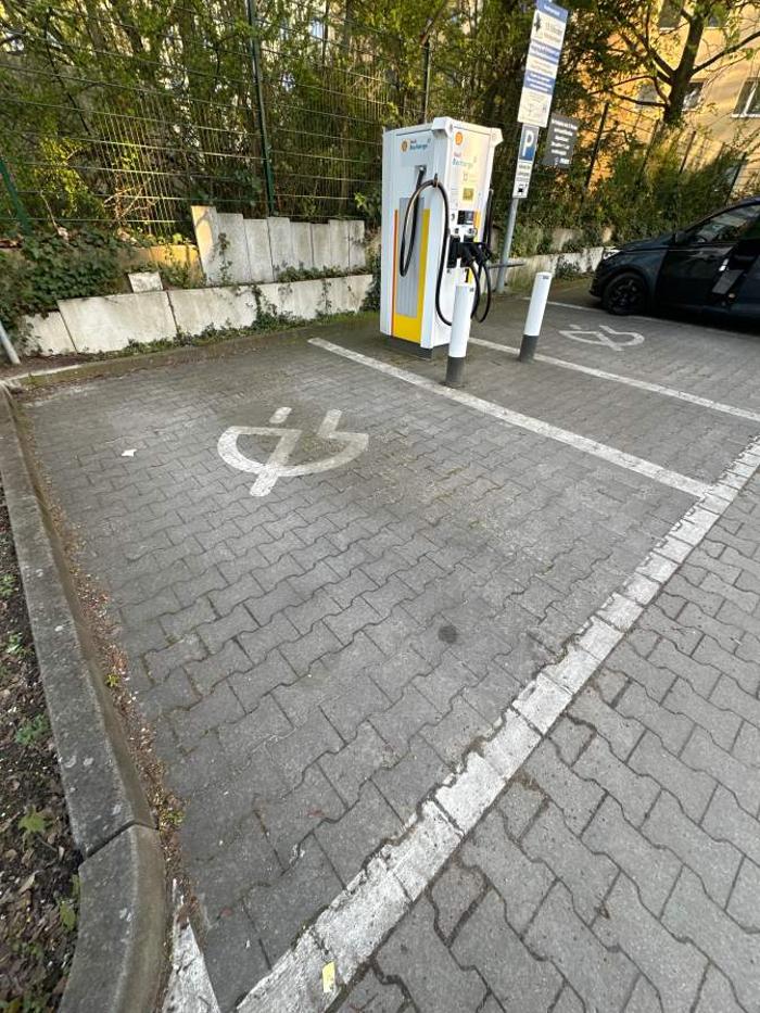 Shell Recharge Charging Station, Rudower Straße in Berlin