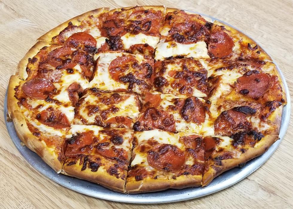 Boss' Pizzeria and Sports Bar Okoboji Image